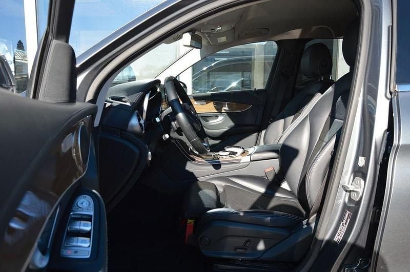 Gebraucht Mercedes GLC220 Exclusive 170 PS (125 kW) 2015 Selenitgrau SUV