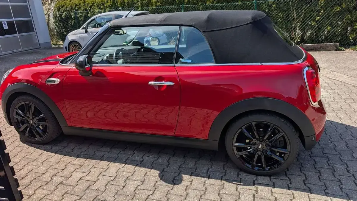 Gebraucht Mini Cooper Cabriolet 136 PS (100 kW) 2017 Rot Cabrio