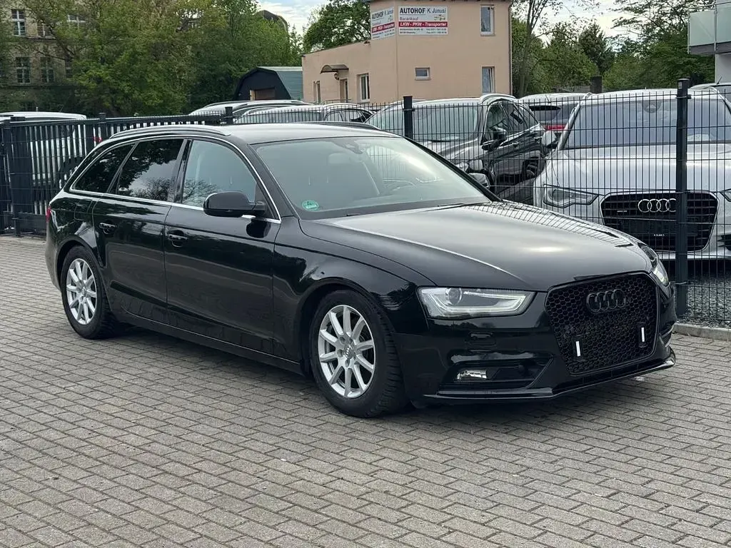 Używany Audi A4 Attraction 170 KM (125 kW) 2015 Czarny Kombi