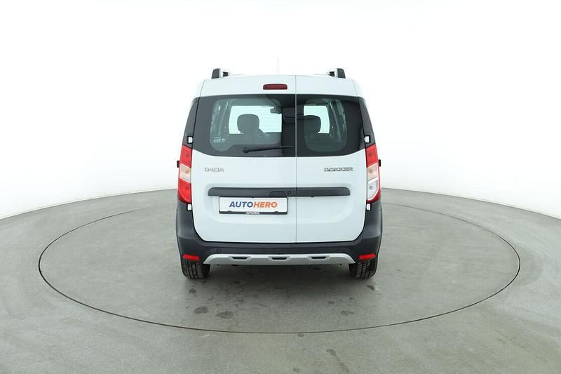 Gebraucht Dacia Dokker Celebration 116 PS (85 kW) 2017 Weiß Van / Kleinbus