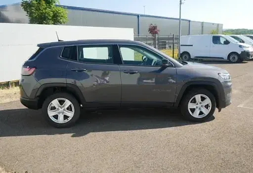 Gebraucht Jeep Compass Altitude 131 PS (96 kW) 2025 Grau SUV