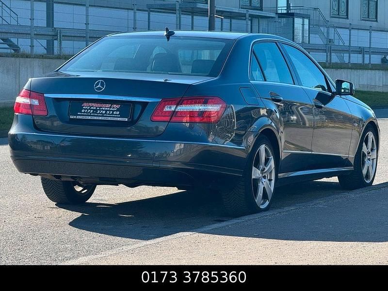 Gebraucht Mercedes E250 204 PS (150 kW) 2009 Grau Kombi