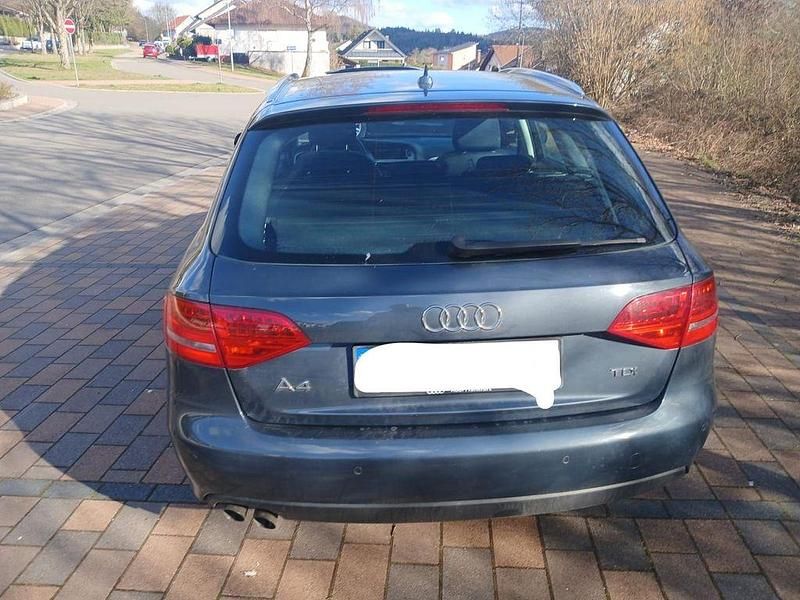 Gebraucht Audi A4 Attraction 143 PS (105 kW) 2010 Grau Kombi