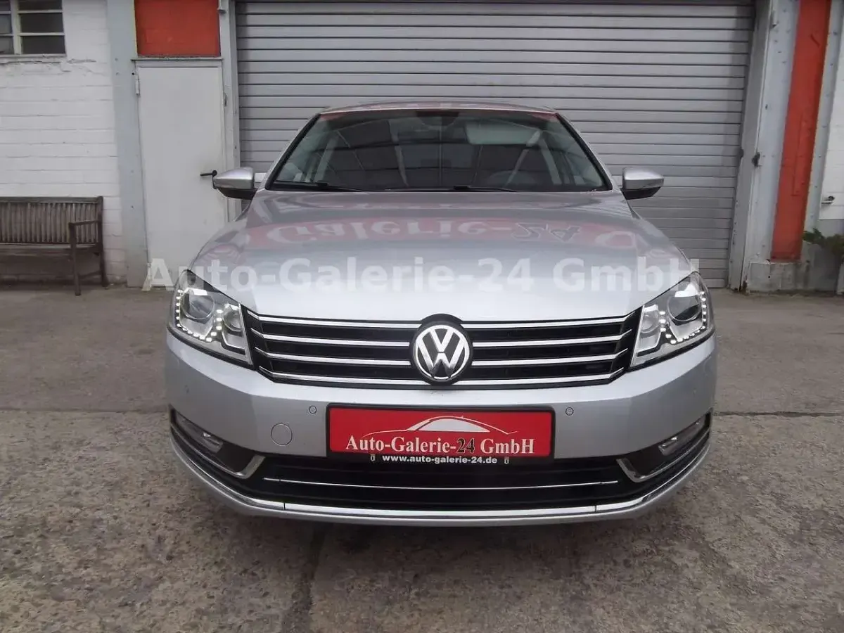 Usata VW Passat Highline 160 CV (117 kW) 2011 Argento Berlina