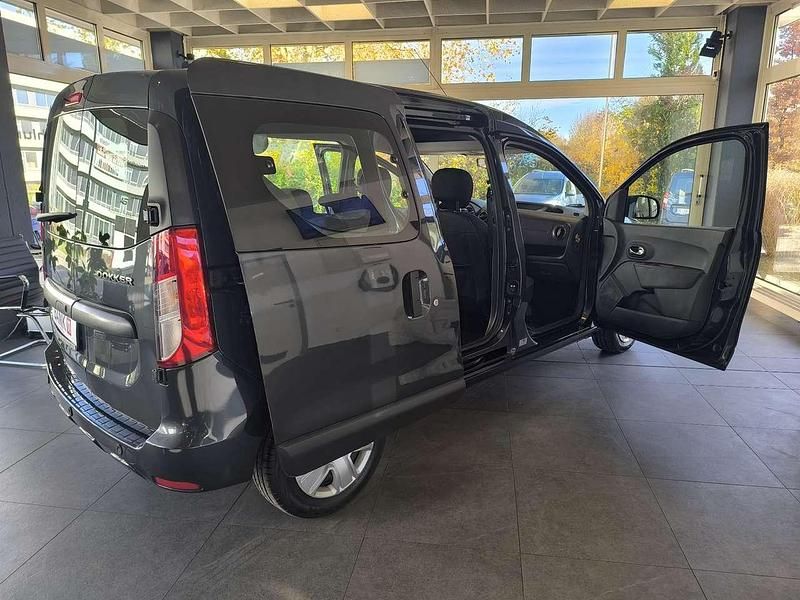Gebraucht Dacia Dokker Comfort 102 PS (75 kW) 2017 Grau "comete" Van / Kleinbus
