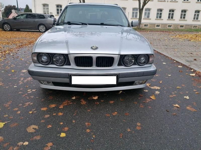 Silber Gebraucht 1996 BMW 518 Kombi | 5.000 € - Bild 1/4