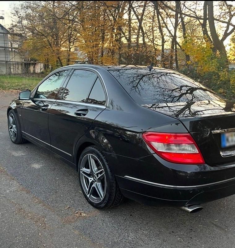 Gebraucht Mercedes 220 170 PS (125 kW) 2009 Schwarz Limousine