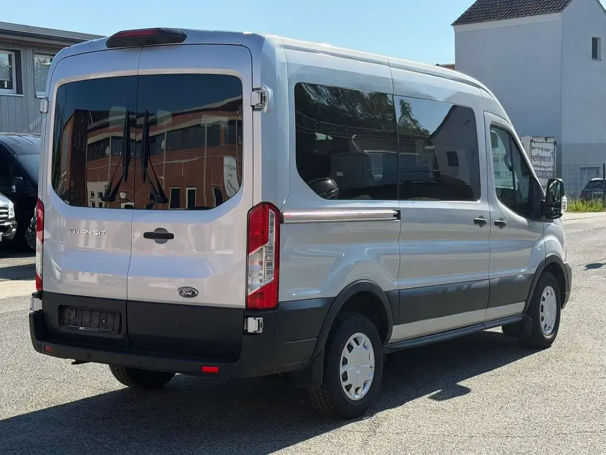 Gebraucht Ford Transit 131 PS (96 kW) 2020 Polarsilber metallic Van / Kleinbus