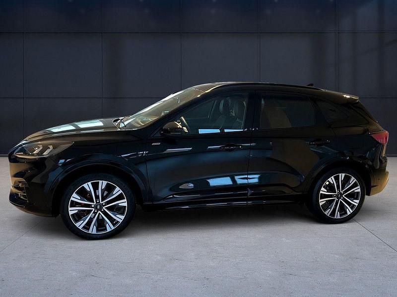 Gebraucht Ford Kuga ST-Line X 224 PS (164 kW) 2022 Obsidianschwarz SUV