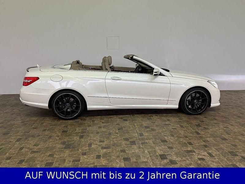 Weiß Gebraucht 2011 Mercedes E500 AMG line Cabrio | 19.990 € (Fairer Preis) - Bild 1/4