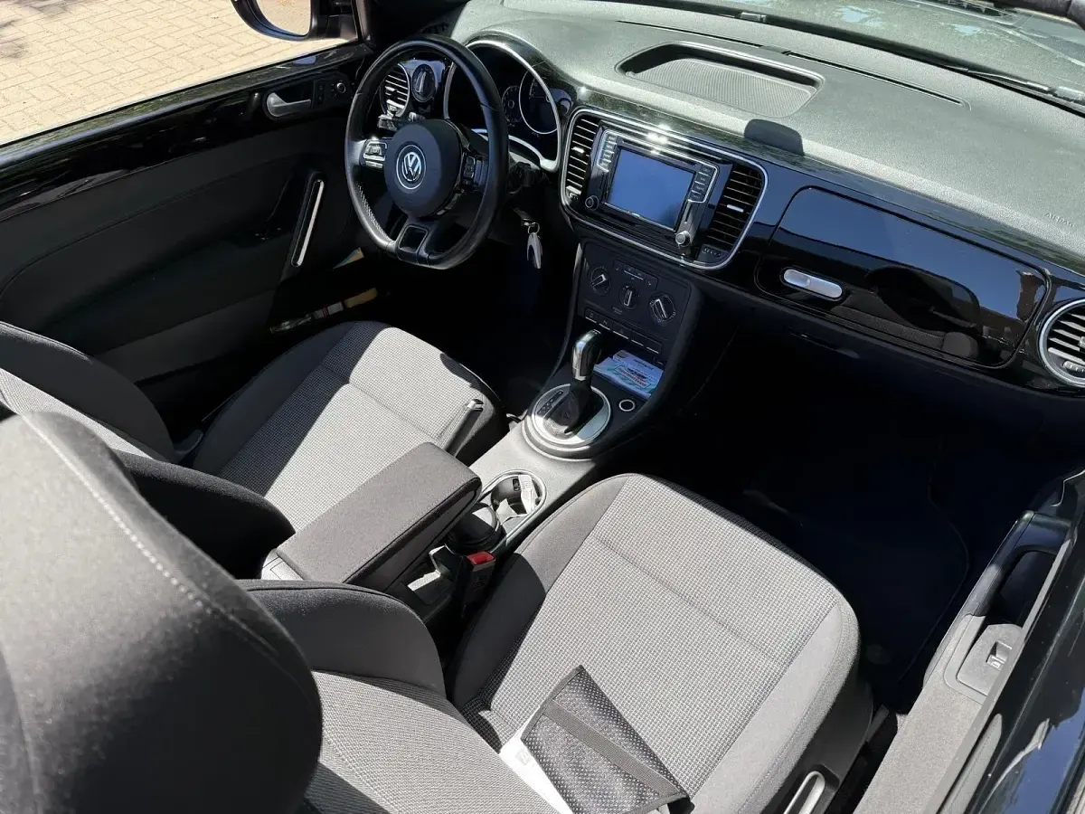 Gebraucht VW Beetle Design 150 PS (110 kW) 2016 Schwarz Kleinwagen