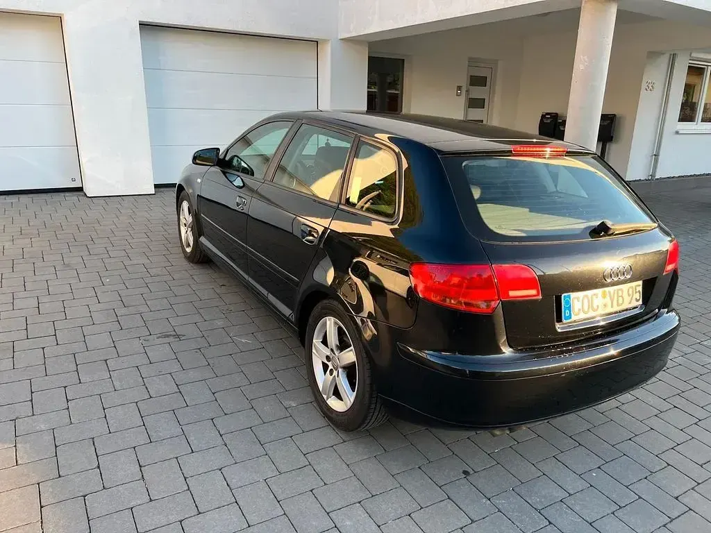 Gebraucht Audi A3 Sportback Ambiente 140 PS (102 kW) 2008 Schwarz Kleinwagen