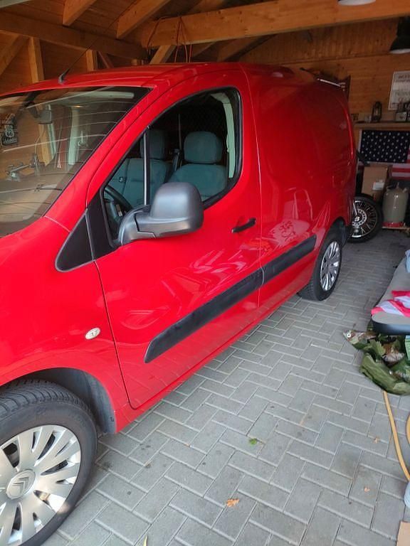 Rot Gebraucht 2013 Citroën Berlingo Van / Kleinbus | 5.950 € (Fairer Preis) - Bild 1/4