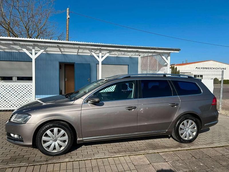 Gebraucht VW Passat Highline 140 PS (102 kW) 2011 Braun Kombi