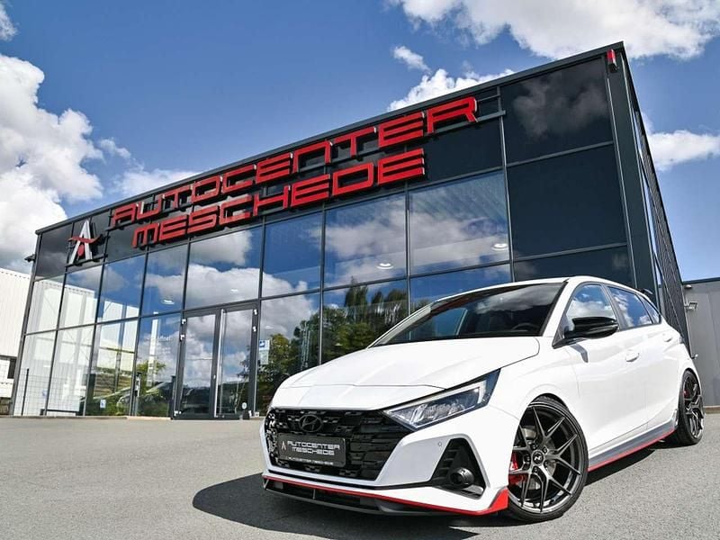 Polar white Gebraucht 2022 Hyundai i20 N Performance Kleinwagen | 29.890 € - Bild 1/4