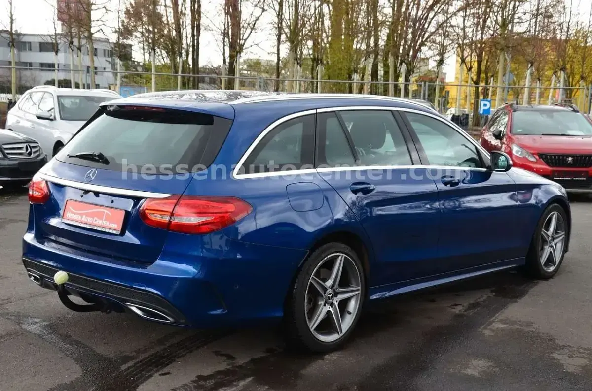Gebraucht Mercedes C200 AMG line 136 PS (100 kW) 2018 Blau Kombi