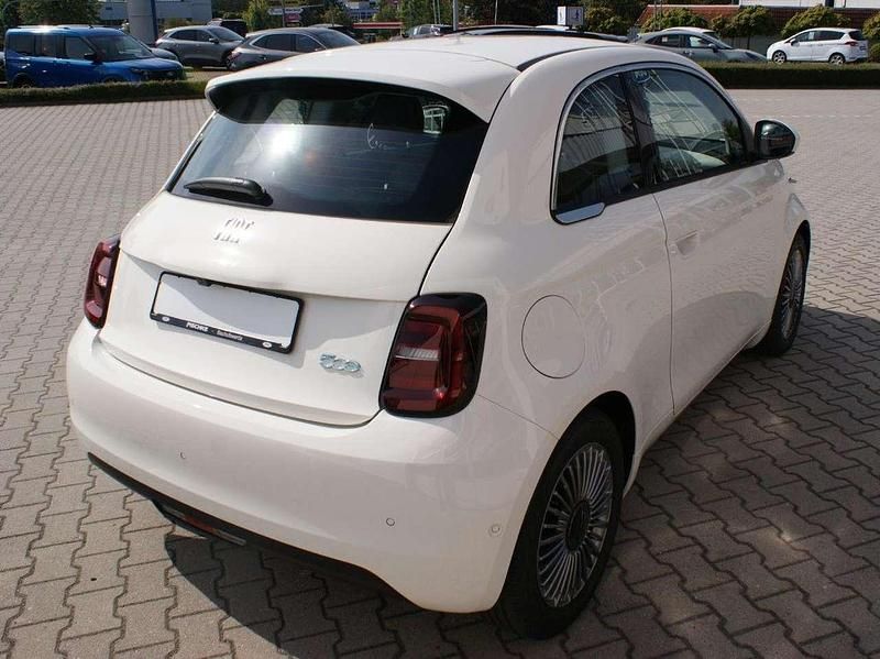 Neu Fiat 500e La Prima 86 kW (118 PS) 2026 Arktisweiss Limousine