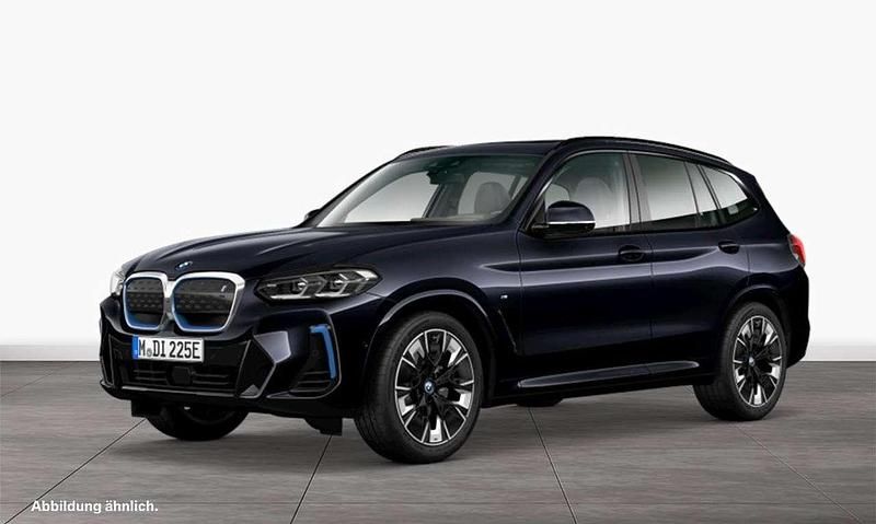 Gebraucht BMW iX3 Impressive 210 kW (286 PS) 2023 M carbonschwarz SUV