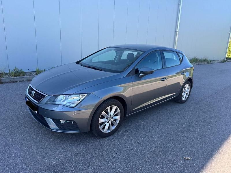 Grau Gebraucht 2018 Seat Leon Style Limousine | 6.600 € (Superpreis) - Bild 1/4