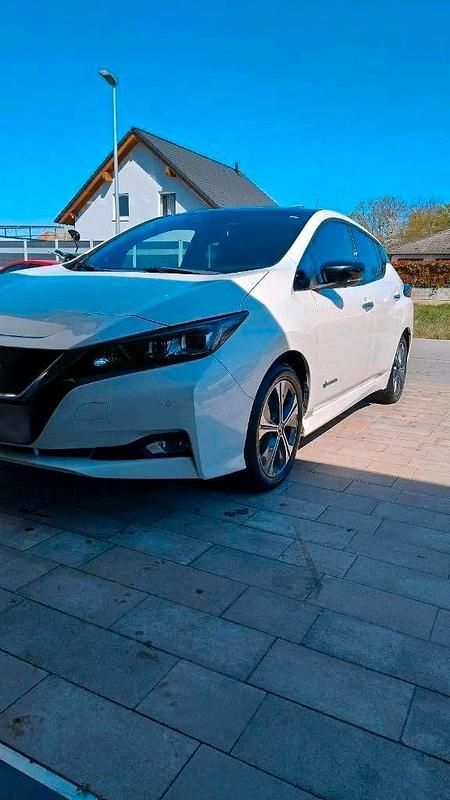 Gebraucht Nissan Leaf N-Connecta 110 kW (150 PS) 2019 Weiß Kleinwagen