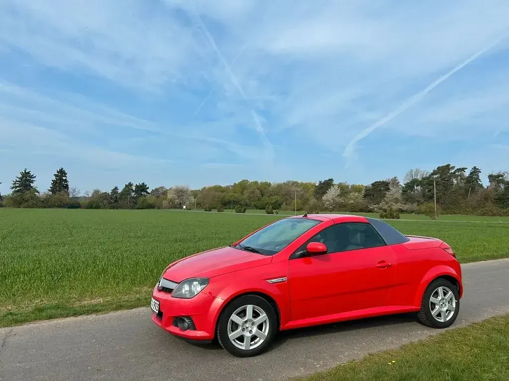 Gebraucht Opel Tigra Enjoy 90 PS (66 kW) 2004 Rot Cabrio