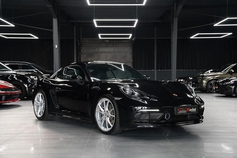 Tiefschwarz Gebraucht 2022 Porsche 718 Cayman Sport Coupé | 67.950 € (Etwas zu teuer) - Bild 1/4