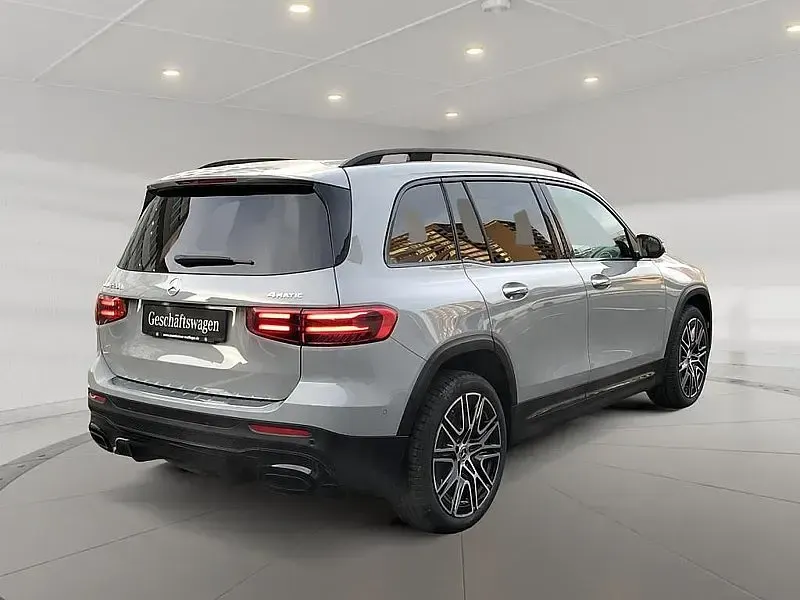 Gebraucht Mercedes GLB220 190 PS (139 kW) 2025 Grau manufaktur lack manufaktur alpingrau uni SUV