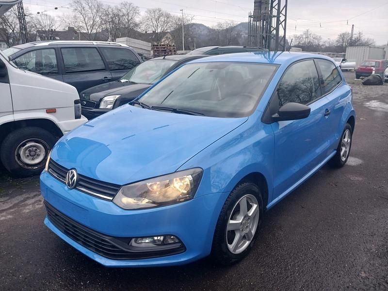 Gebraucht VW Polo 60 PS (44 kW) 2014 Blau Kleinwagen