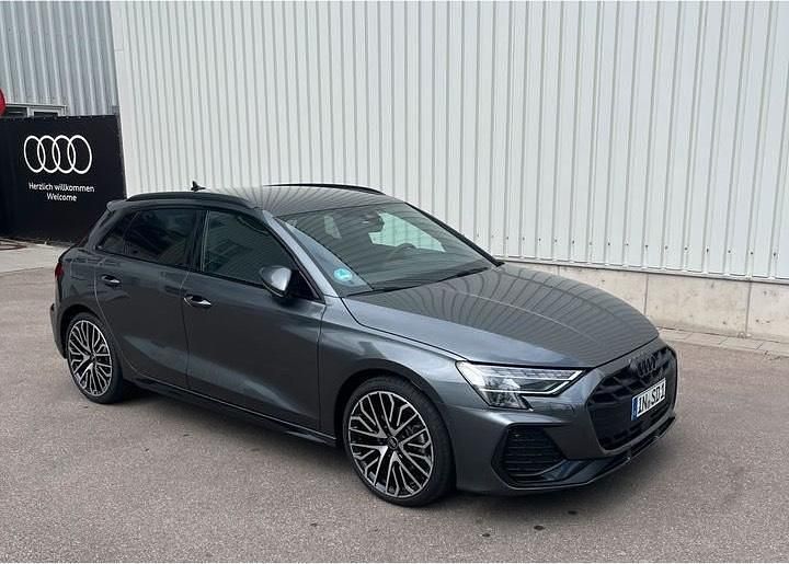 Gebraucht Audi A3 Sportback S-Line 150 PS (110 kW) 2024 Grau Kleinwagen