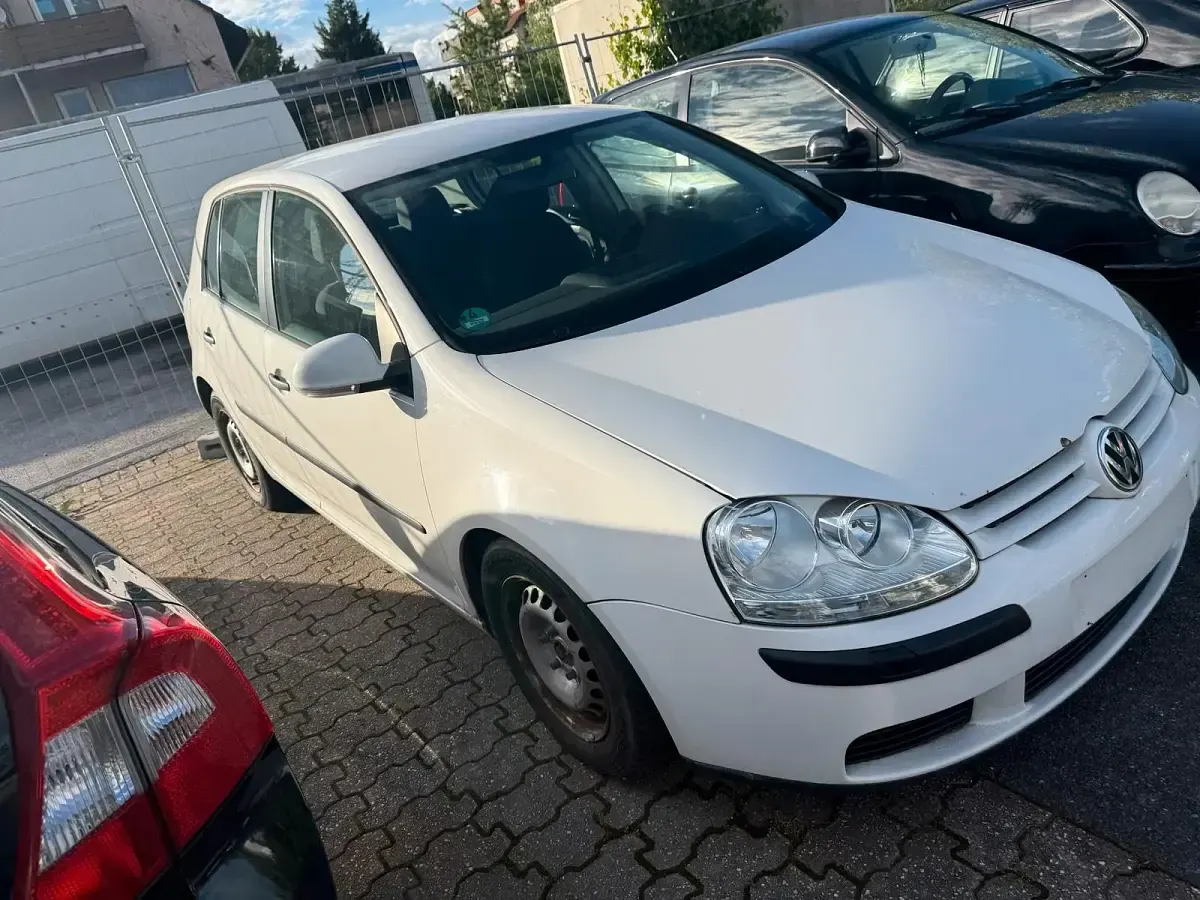 Gebraucht VW Golf IV 105 PS (77 kW) 2005 Weiß Limousine