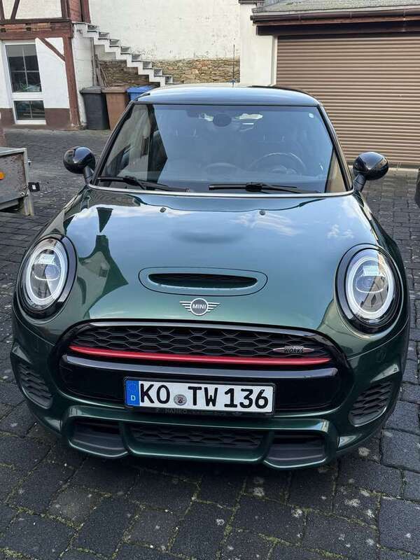 Grün Gebraucht 2018 Mini John Cooper Works Sport Kleinwagen | 20.000 € (Superpreis) - Bild 1/4