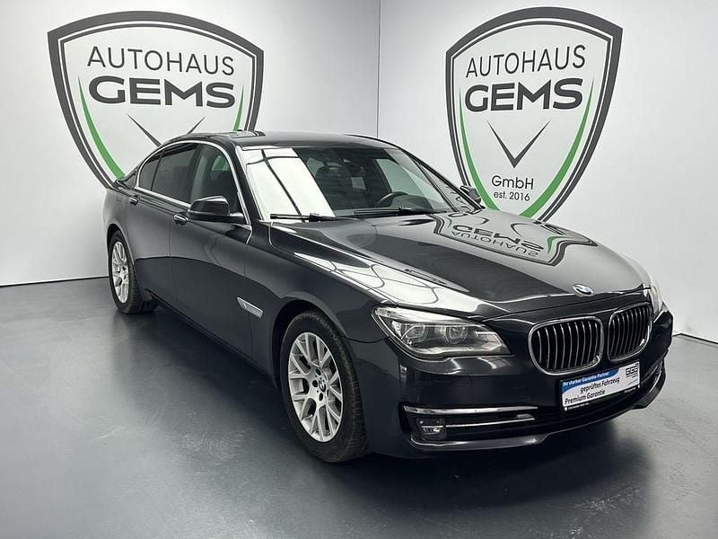 Gebraucht BMW 730 258 PS (189 kW) 2015 Grau Limousine