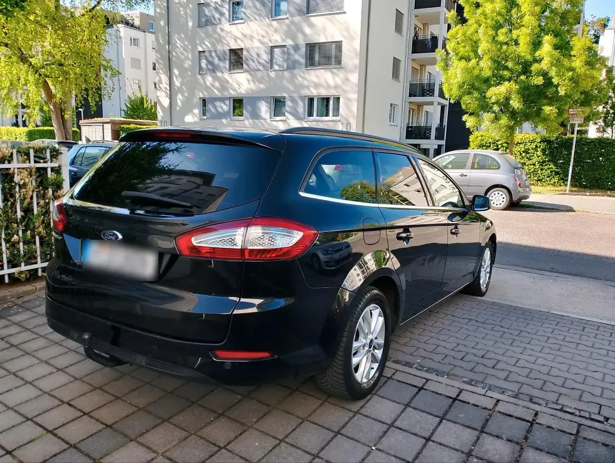 Second-hand Ford Mondeo 140 CP (102 kW) 2012 Albastru Break