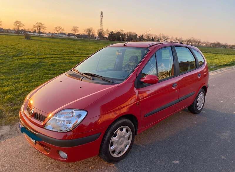 Rot Gebraucht 2000 Renault Scénic Van / Kleinbus | 2.300 € (Fairer Preis) - Bild 1/4