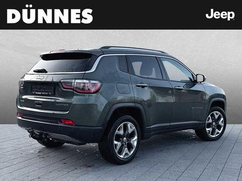 Gebraucht Jeep Compass Limited 140 PS (102 kW) 2019 Grün (olive green metallic) SUV