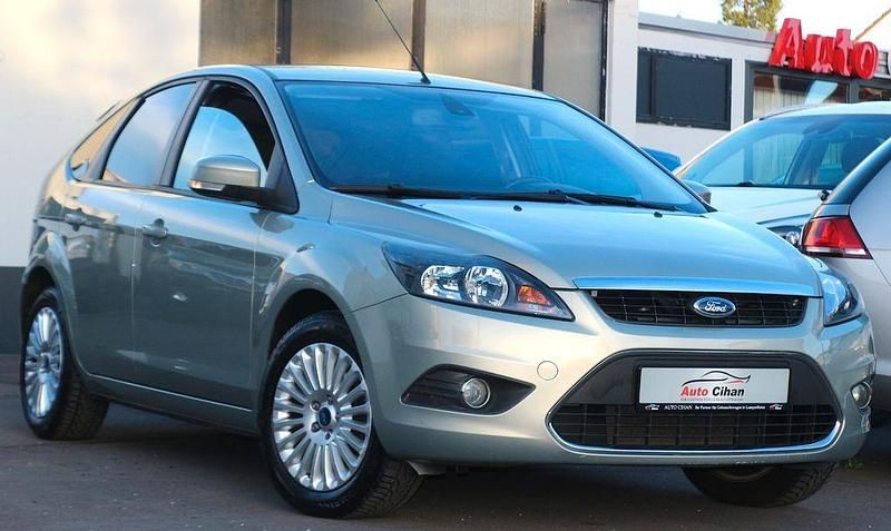 Usata Ford Focus Titanium 101 CV (74 kW) 2009 Argento Berlina
