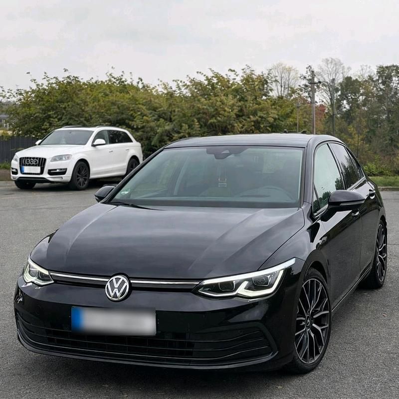Gebraucht VW Golf VIII 150 PS (110 kW) 2022 Schwarz Kleinwagen