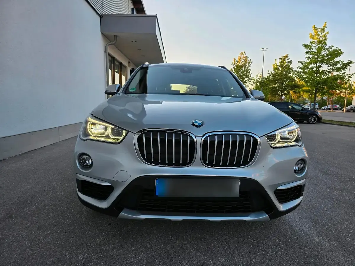Gebraucht BMW X1 Sport Line 150 PS (110 kW) 2016 Silber SUV