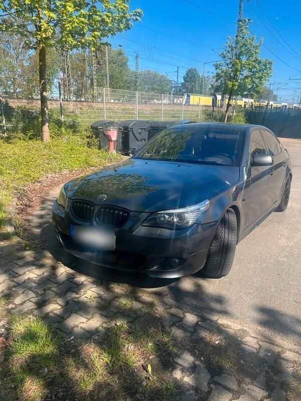 Grau Gebraucht 2009 BMW 530 Limousine | 11.500 € (Teuer) - Bild 1/4