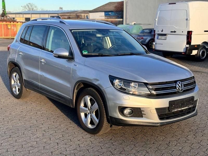 Gebraucht VW Tiguan LOUNGE 150 PS (110 kW) 2015 Silber SUV