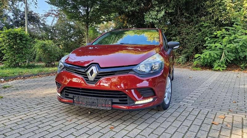 Atacama rot Gebraucht 2017 Renault Clio GrandTour Life Kombi | 6.950 € (Guter Preis) - Bild 1/4