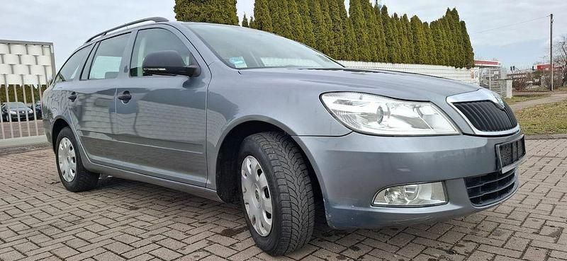 Gebraucht Skoda Octavia Fun 105 PS (77 kW) 2013 Grau Kombi
