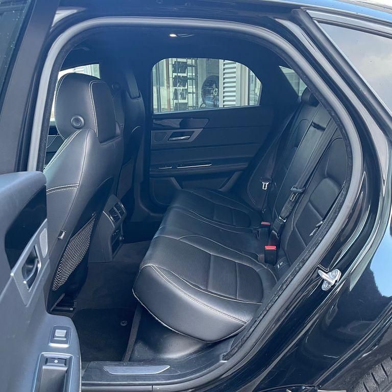 Gebraucht Jaguar XF R-Sport 180 PS (132 kW) 2018 Schwarz Limousine