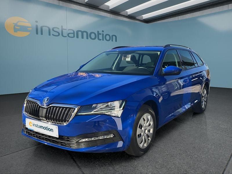 Blau Gebraucht 2022 Skoda Superb Kombi | 23.499 € (Superpreis) - Bild 1/4