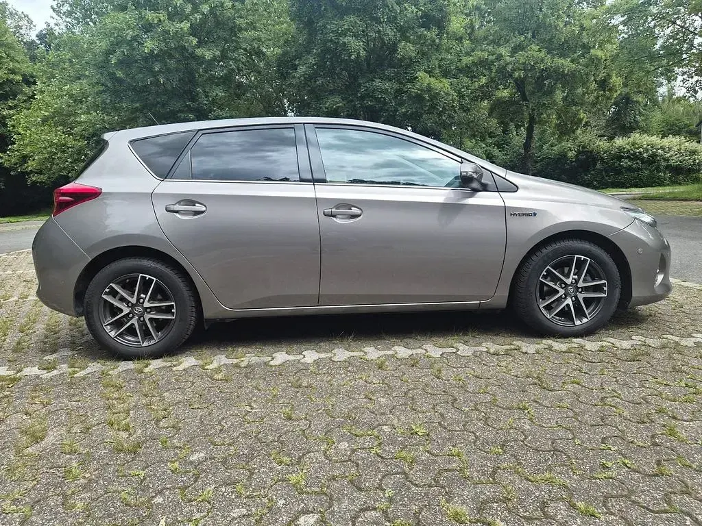 Gebraucht Toyota Auris Comfort 136 PS (100 kW) 2014 Limousine