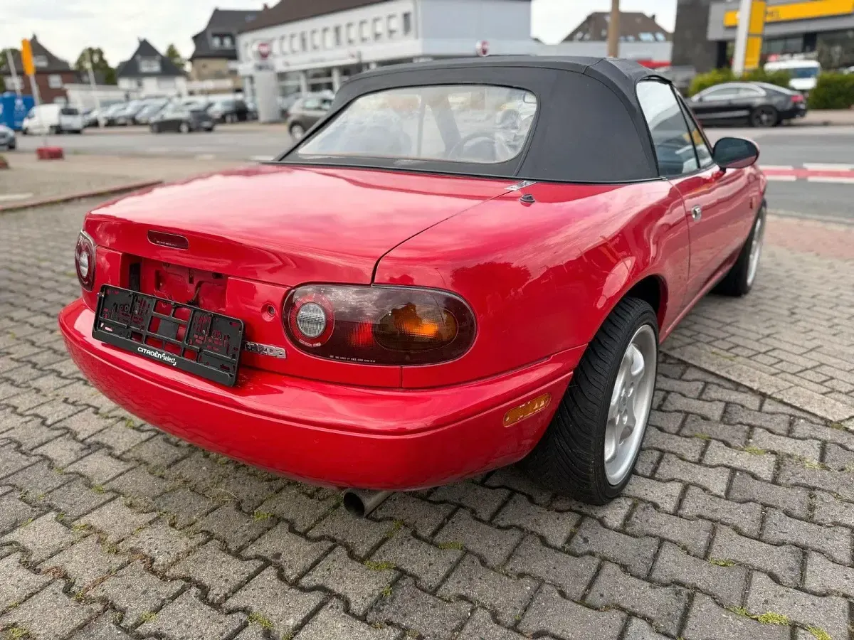 Second-hand Mazda MX5 116 CP (85 kW) 1990 Roșu Cabrio