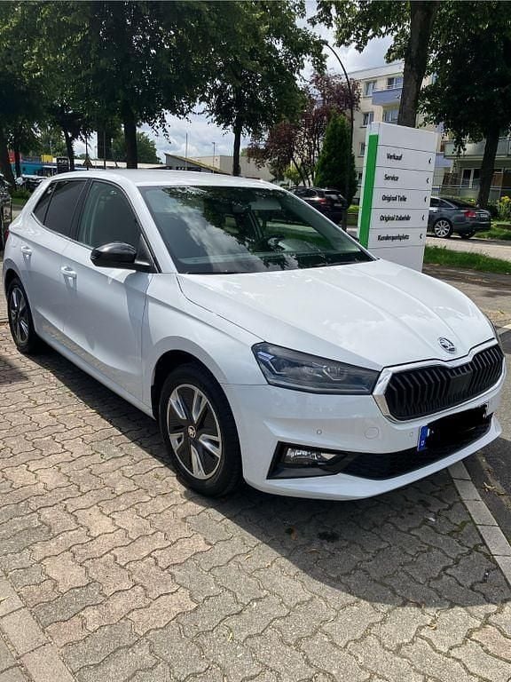Weiß Gebraucht 2021 Skoda Fabia Style Limousine | 15.990 € (Superpreis) - Bild 1/4
