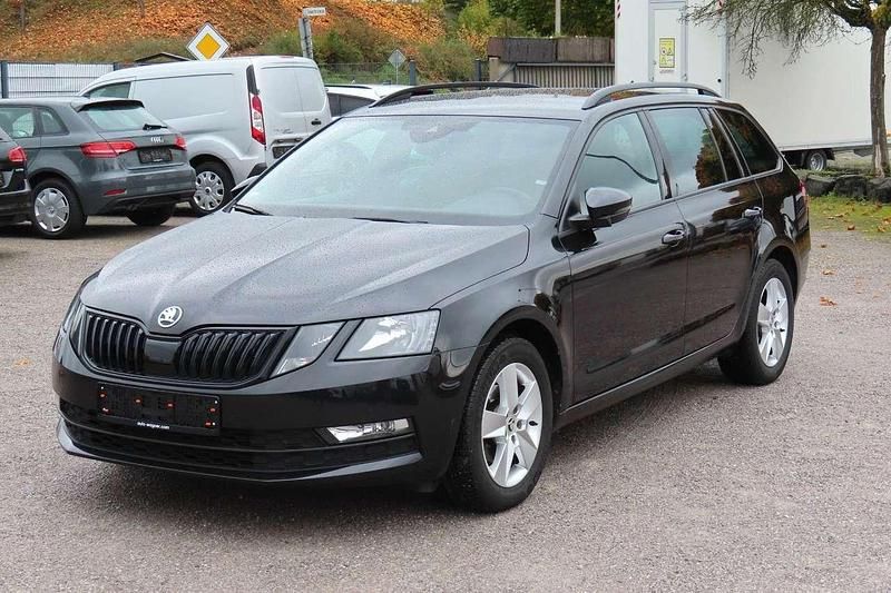 Schwarz Gebraucht 2019 Skoda Octavia Kombi | 14.350 € (Fairer Preis) - Bild 1/4