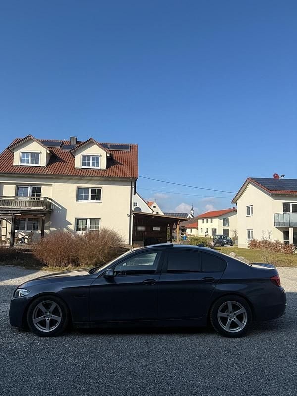 Gebraucht BMW 530 258 PS (189 kW) 2017 Grau Limousine