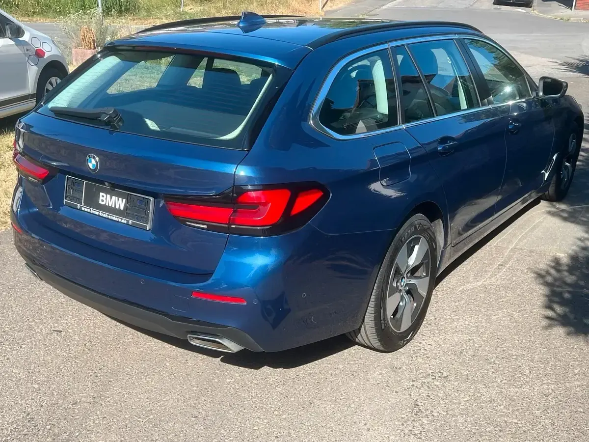 Gebraucht BMW 520 Sport Line 190 PS (139 kW) 2021 Blau Limousine